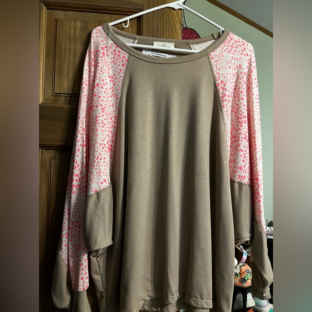 Women’s long sleeve top